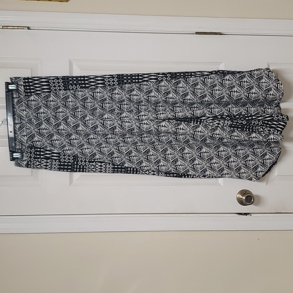 Ladies flowing pants by Living Doll size medium